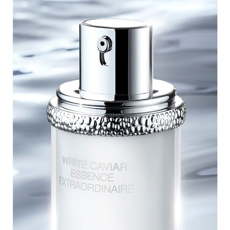 Essence Extraordinaire image number null