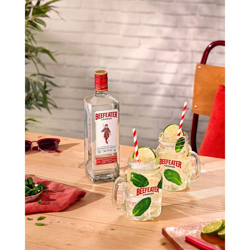 London Dry Gin England image number null
