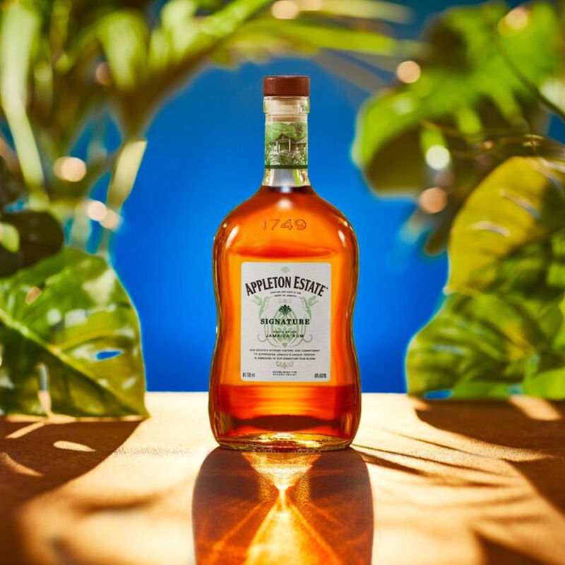 Signature Finest Jamaica Rum image number null
