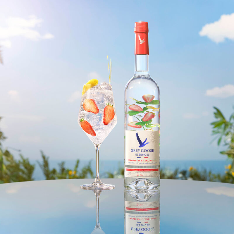 Essences Strawberry and Lemongrass image number null
