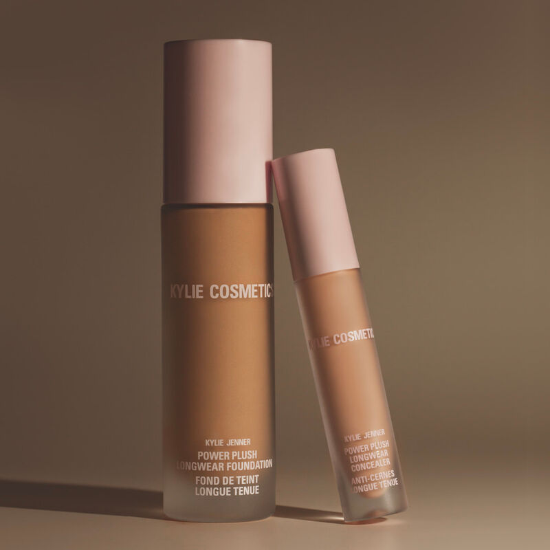 Power Plush Longwear Foundation image number null