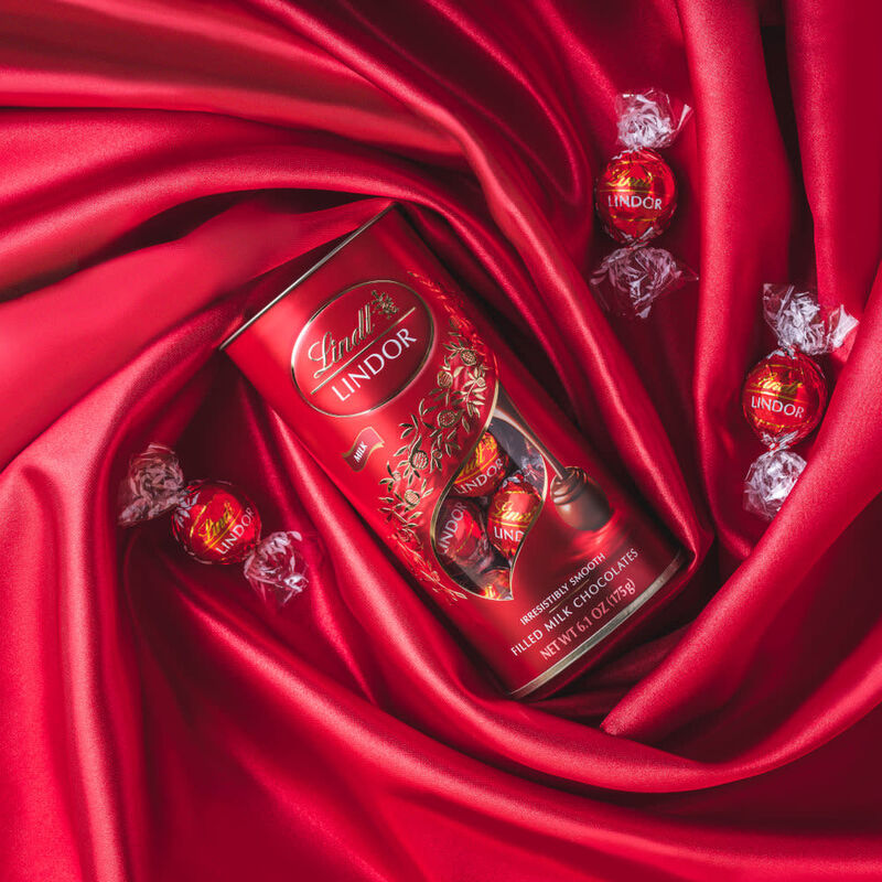Lindor Mini Tube Milk  image number null