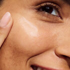 Even Better Clinical&trade Dark Spot Clearing Serum image number null