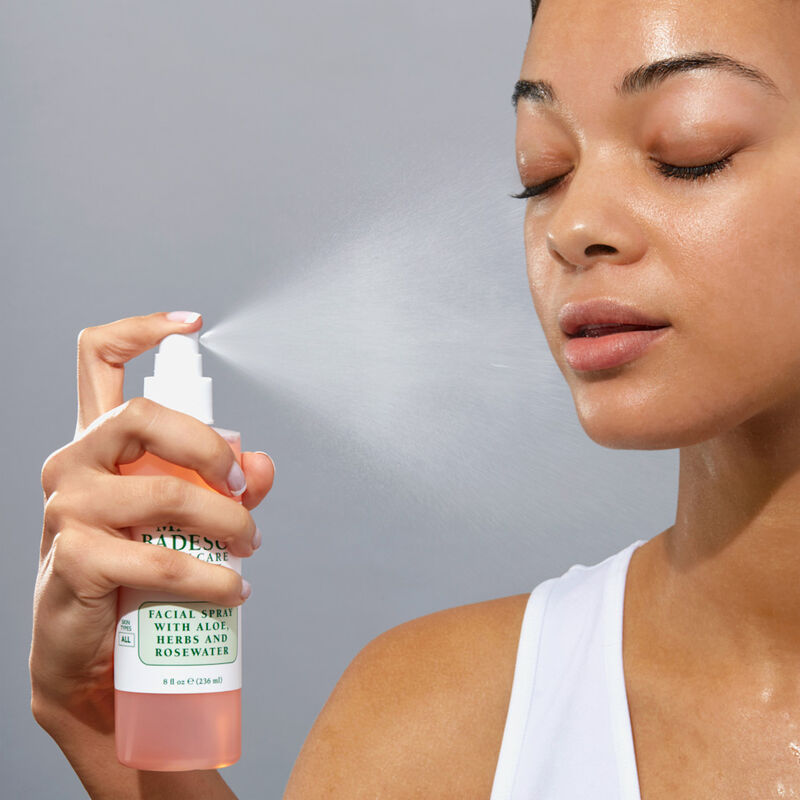 Facial Spray With Aloe, Herbs & Rosewater image number null