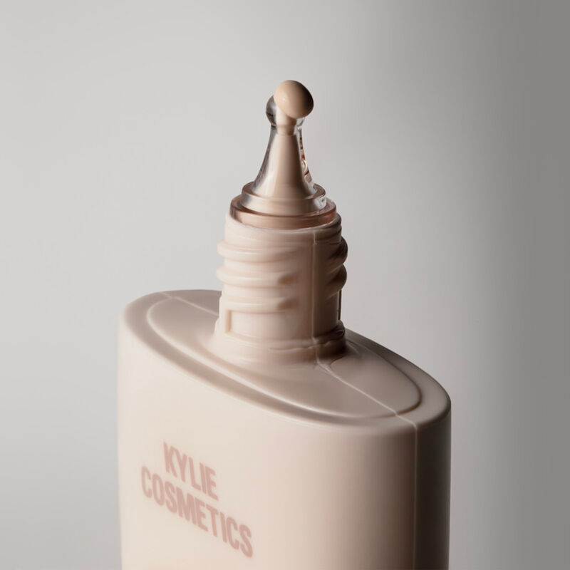 Skin Tint Blurring Elixir Foundation image number null