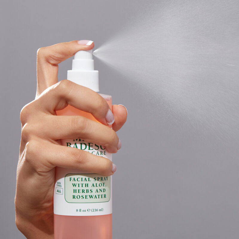 Facial Spray With Aloe, Herbs & Rosewater image number null