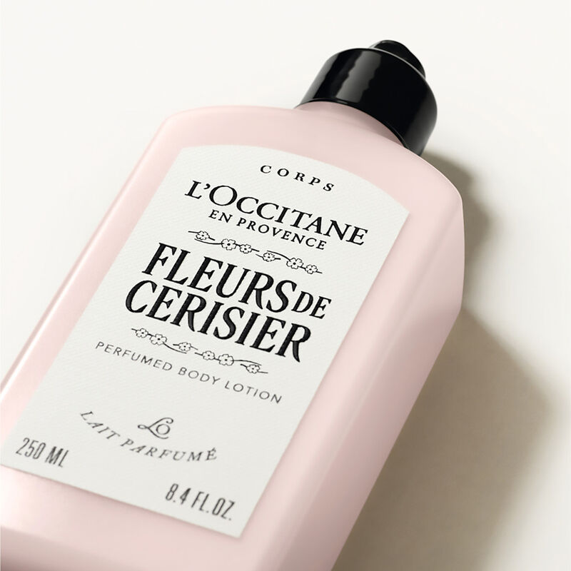 Fleurs De Cerisier Perfumed Body Lotion image number null