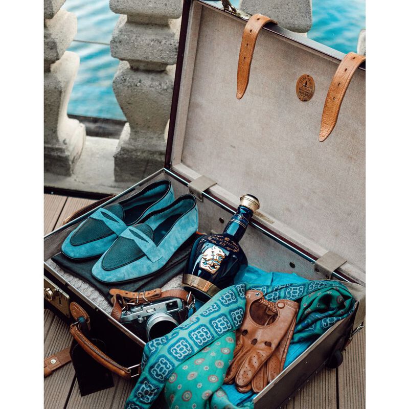 25 Years Old The Treasured Blend Blended Scotch Whisky  image number null