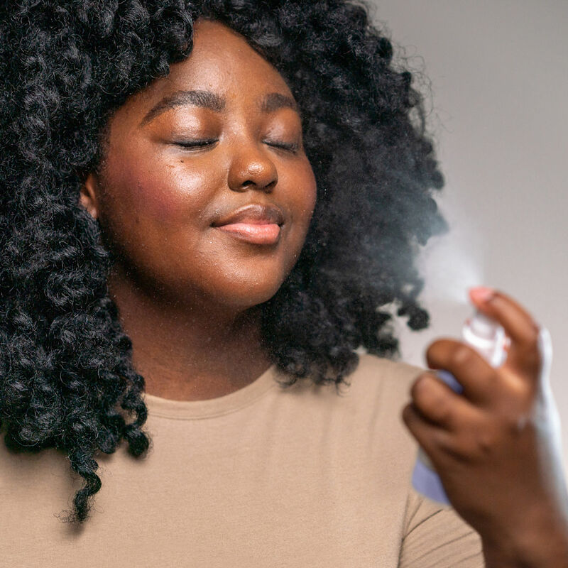 Facial Spray With Aloe, Chamomile & Lavender image number null