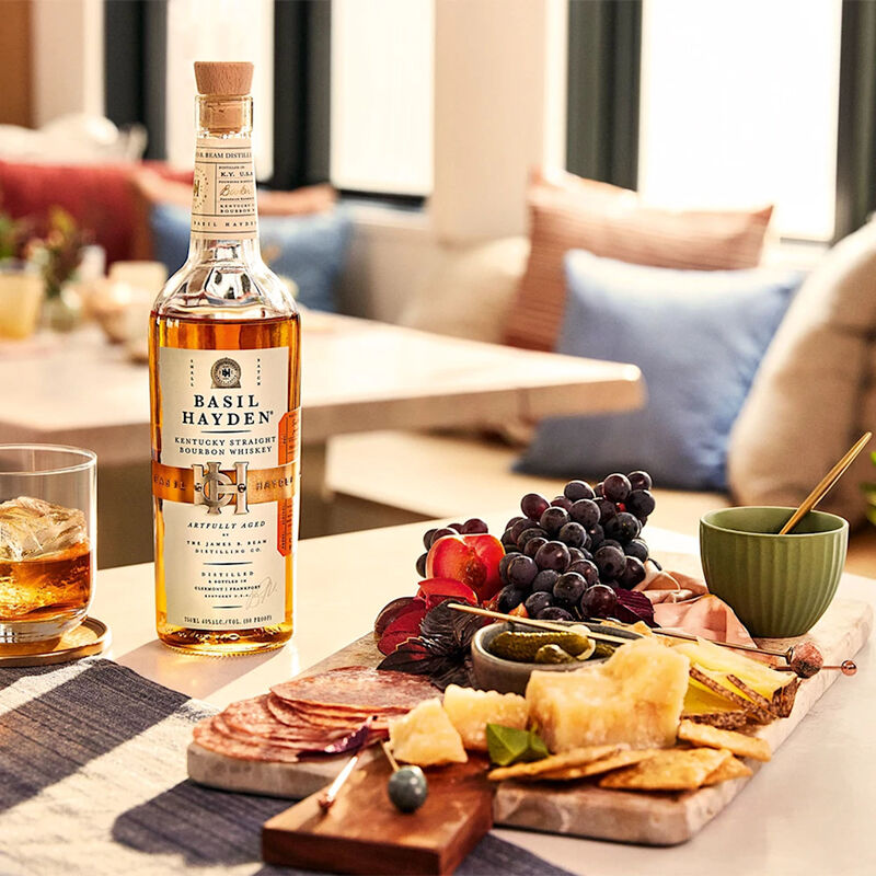 Kentucky Straight Bourbon Whiskey image number null